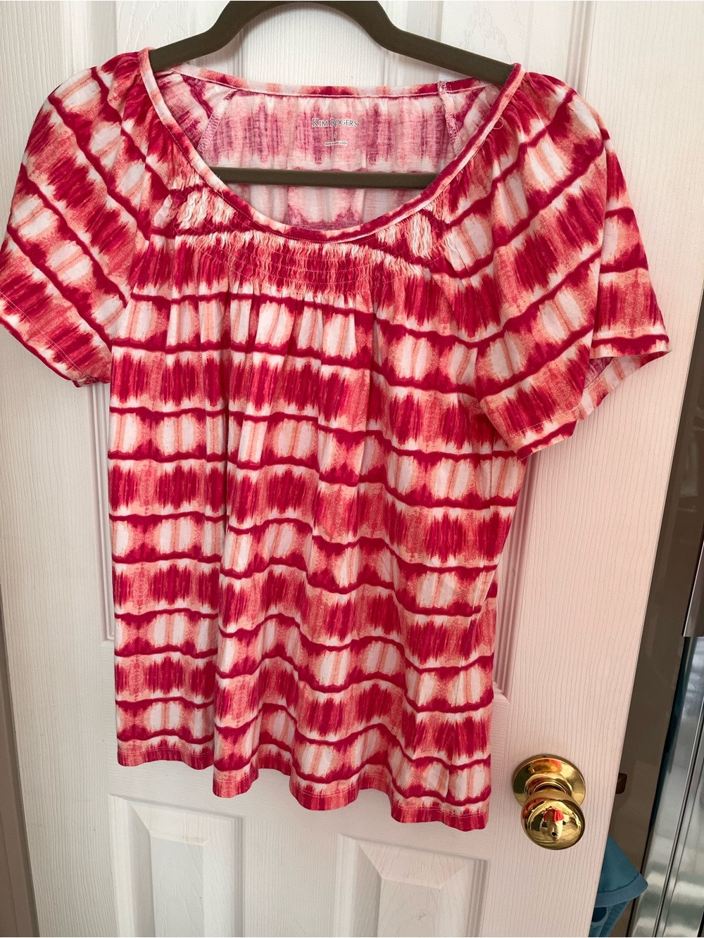 Magenta/Coral geometric Tie-Dye Short Sleeve Women’s Top